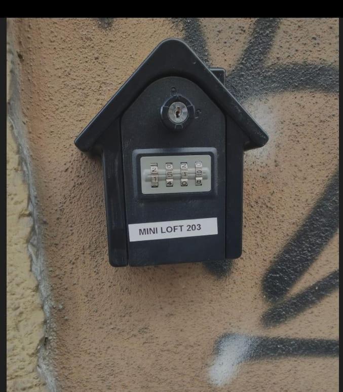 Apartamento Mini Loft In Centro Bari Exterior foto